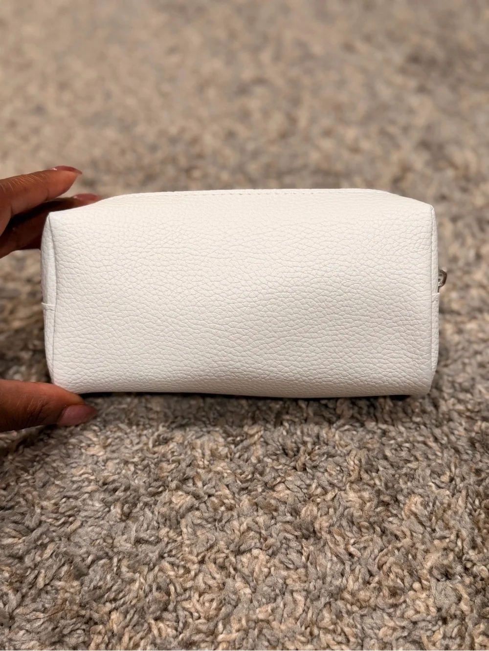 The White Company White Pebbled Leather Travel Pouch (unopened contents intact)